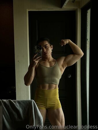 nucleargoddess Голі Зливи OnlyFans Фото 6