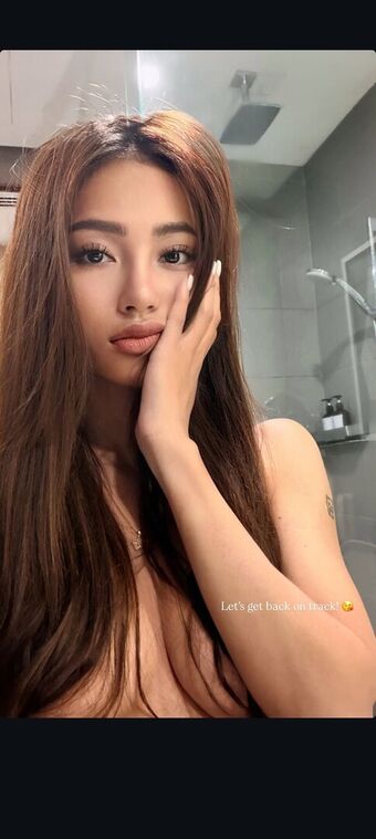 Nurlynnazureen Голі Зливи OnlyFans Фото 56