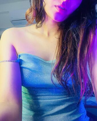 nylaahh Голі Зливи OnlyFans Фото 8