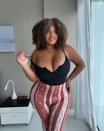 Nylagreen Голі Зливи OnlyFans Фото 3