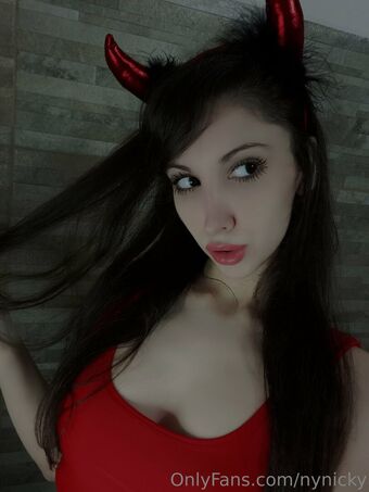 nynicky Голі Зливи OnlyFans Фото 12