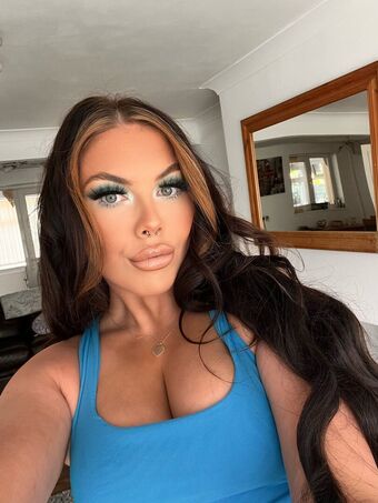 Olivia Paige Cooke Голі Зливи OnlyFans Фото 27