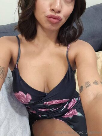 oliviasn0w Голі Зливи OnlyFans Фото 16