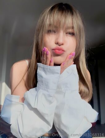 olyakoss Голі Зливи OnlyFans Фото 1