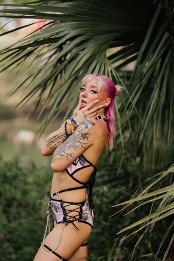 onevegetabletwo Голі Зливи OnlyFans Фото 3