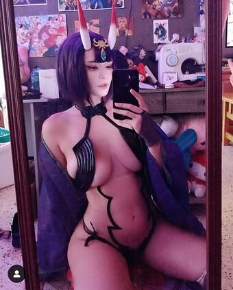 OniPeachy Голі Зливи OnlyFans Фото 2