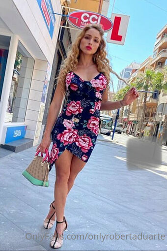 onlyrobertaduarte Голі Зливи OnlyFans Фото 30