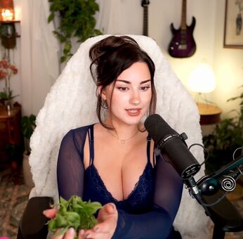 PalmBee Голі Зливи OnlyFans Фото 14