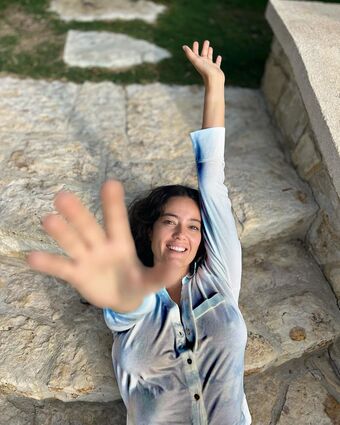 Pelin Akil Голі Зливи OnlyFans Фото 65