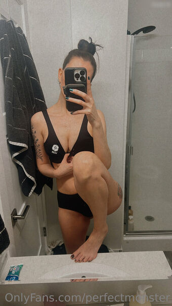 PerfectMonsterr Голі Зливи OnlyFans Фото 56