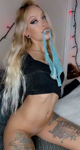 Phirose Голі Зливи OnlyFans Фото 11