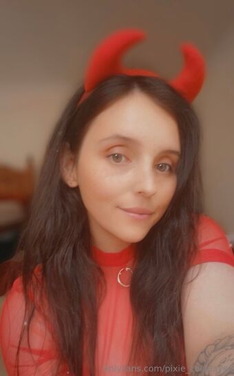 pixie_cosplayer Голі Зливи OnlyFans Фото 2