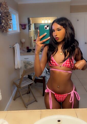 pixiebrrie Голі Зливи OnlyFans Фото 5