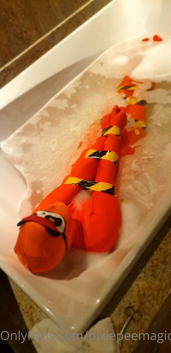 pixiepeemagic Голі Зливи OnlyFans Фото 10