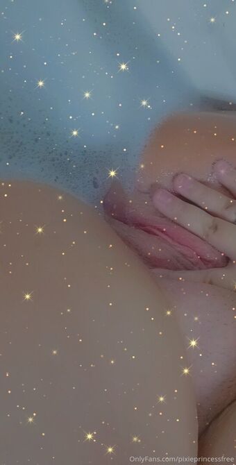 pixieprincess1994 Голі Зливи OnlyFans Фото 10