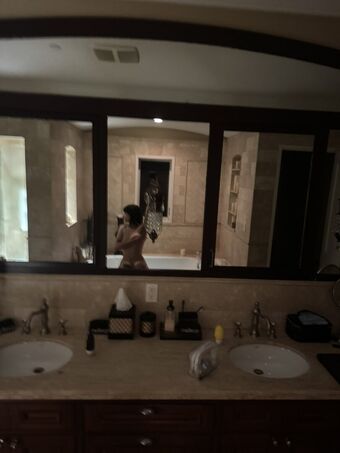 Pixiexsnow Голі Зливи OnlyFans Фото 96