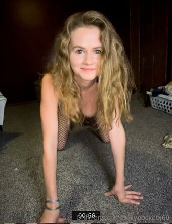 pollypocketx69 Голі Зливи OnlyFans Фото 15