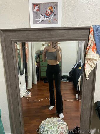 powerfulclit Голі Зливи OnlyFans Фото 18