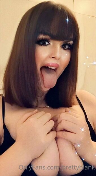 prettyblank Голі Зливи OnlyFans Фото 14