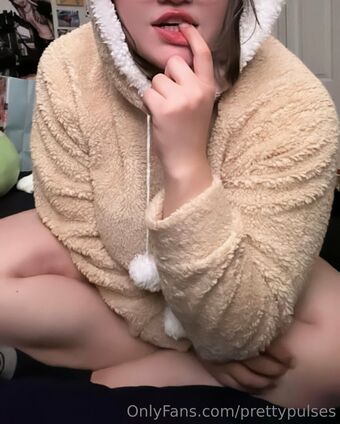 prettypulses Голі Зливи OnlyFans Фото 17