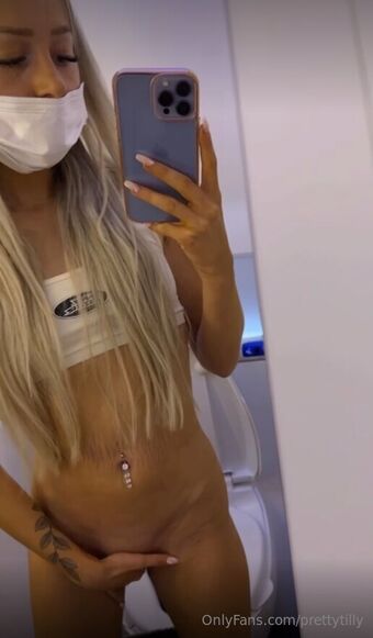 prettytilly Голі Зливи OnlyFans Фото 10