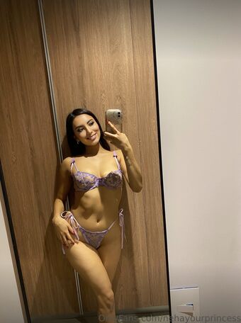 PrincessNeha Голі Зливи OnlyFans Фото 15