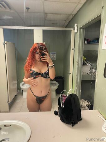 punchrum Голі Зливи OnlyFans Фото 32