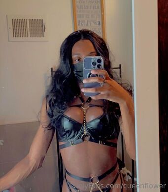 queenflower Голі Зливи OnlyFans Фото 1