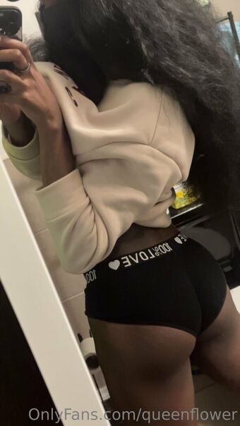 queenflower Голі Зливи OnlyFans Фото 3