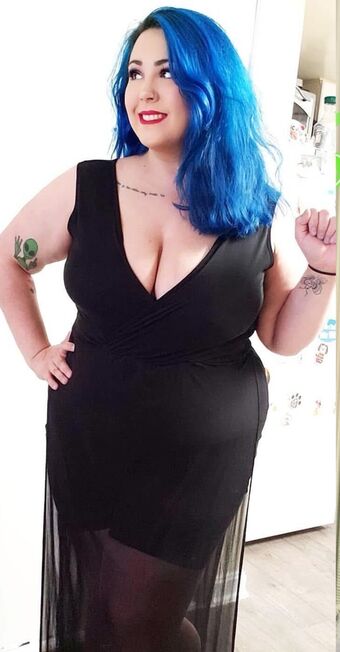 QueenKryptid Голі Зливи OnlyFans Фото 18
