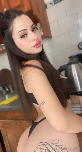 queensoffia Голі Зливи OnlyFans Фото 16