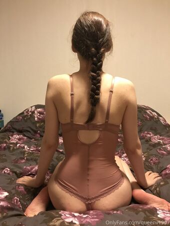 queenv1997 Голі Зливи OnlyFans Фото 5