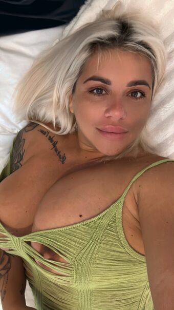 Raluval Голі Зливи OnlyFans Фото 7