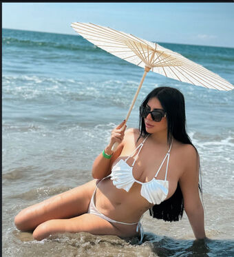 Rashelrm Голі Зливи OnlyFans Фото 4