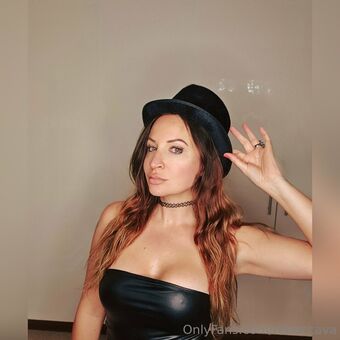 rebeccava Голі Зливи OnlyFans Фото 10
