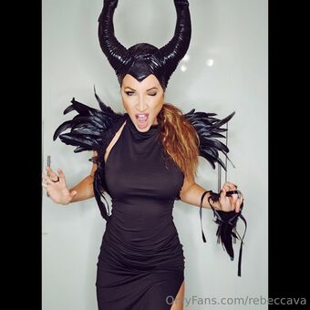 rebeccava Голі Зливи OnlyFans Фото 13