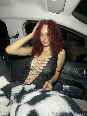 redariel Голі Зливи OnlyFans Фото 13