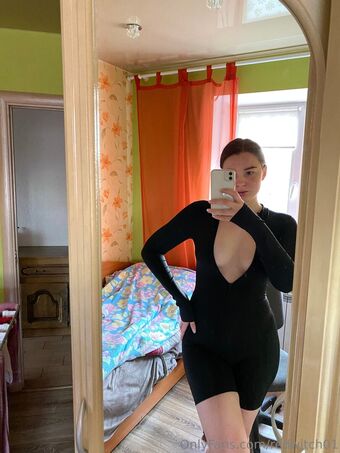 redwitch01 Голі Зливи OnlyFans Фото 9