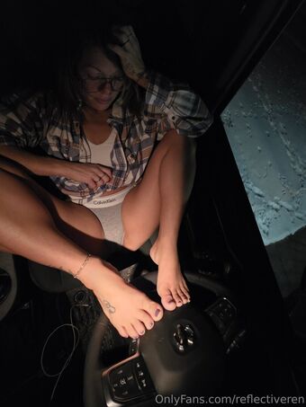 ReflectiveRen Голі Зливи OnlyFans Фото 59