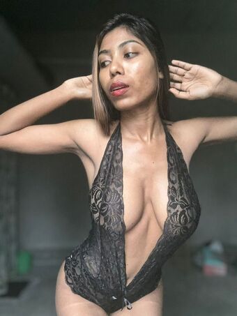 _reshu_u_ Голі Зливи OnlyFans Фото 8