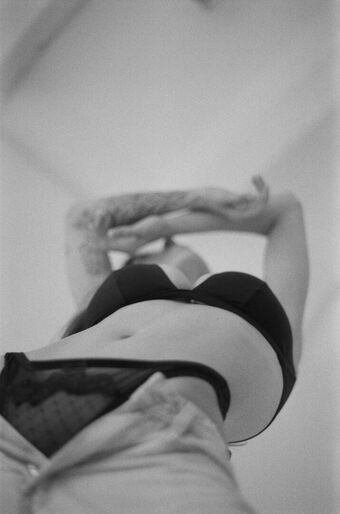 Rich_Roxy Голі Зливи OnlyFans Фото 13