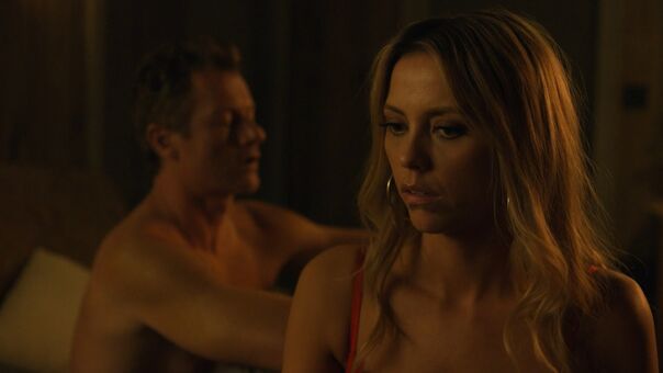 Riley Voelkel Голі Зливи OnlyFans Фото 8