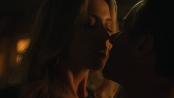 Riley Voelkel Голі Зливи OnlyFans Фото 12