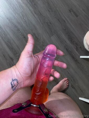 riskeyriley Голі Зливи OnlyFans Фото 5