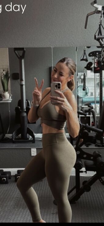 Robyn Fields Голі Зливи OnlyFans Фото 20