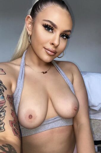 Rose Winter Голі Зливи OnlyFans Фото 4
