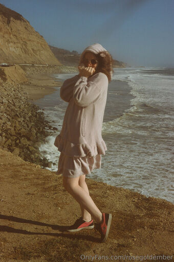 rosegoldember