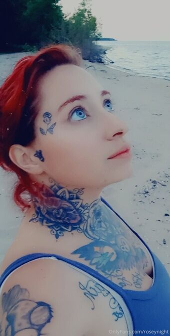 roseynight Голі Зливи OnlyFans Фото 16