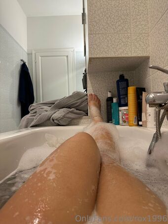 rox1996 Голі Зливи OnlyFans Фото 6