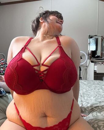 Roxanne Голі Зливи OnlyFans Фото 9